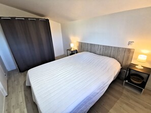 4 camere, ferro/asse da stiro, Wi-Fi gratuito