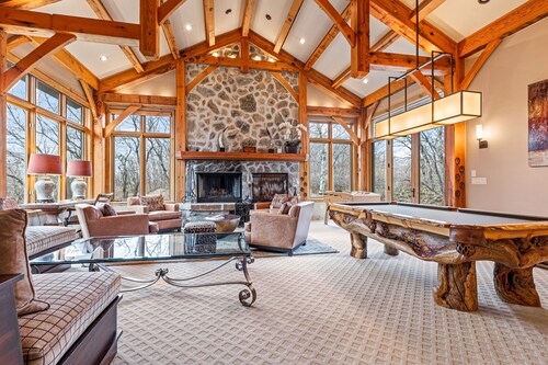 Luxury lodge with hot tub, sauna, game room, movie room & Deer Valley views