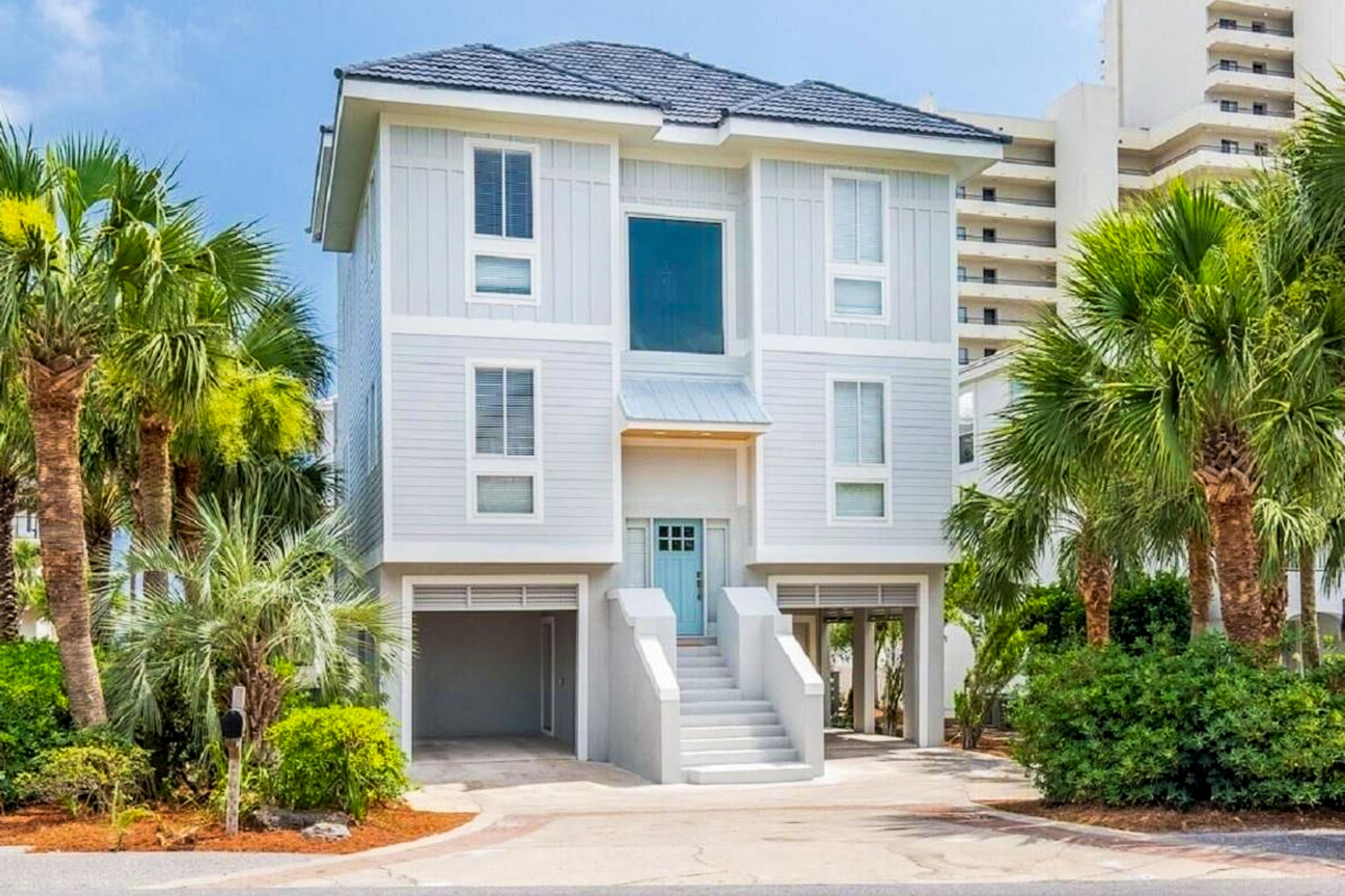 Massive home on beachside of 30a with private beach/boardwalk - sleeps 20+