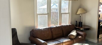 This property is not available to rent.  Disregard this listing.