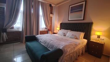 1 bedroom, premium bedding, down duvets, Select Comfort beds