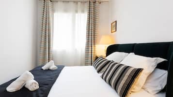 3 habitaciones, escritorio, tabla de planchar con plancha y wifi gratis