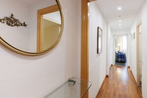 Interior - Apartment 3 bedrooms 4 pax in the city center - FREE WIFI (Barcelona)