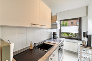 Køleskab, ovn, kogeplade, opvaskemaskine