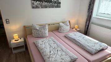 2 quartos, Wi-Fi de cortesia, roupa de cama