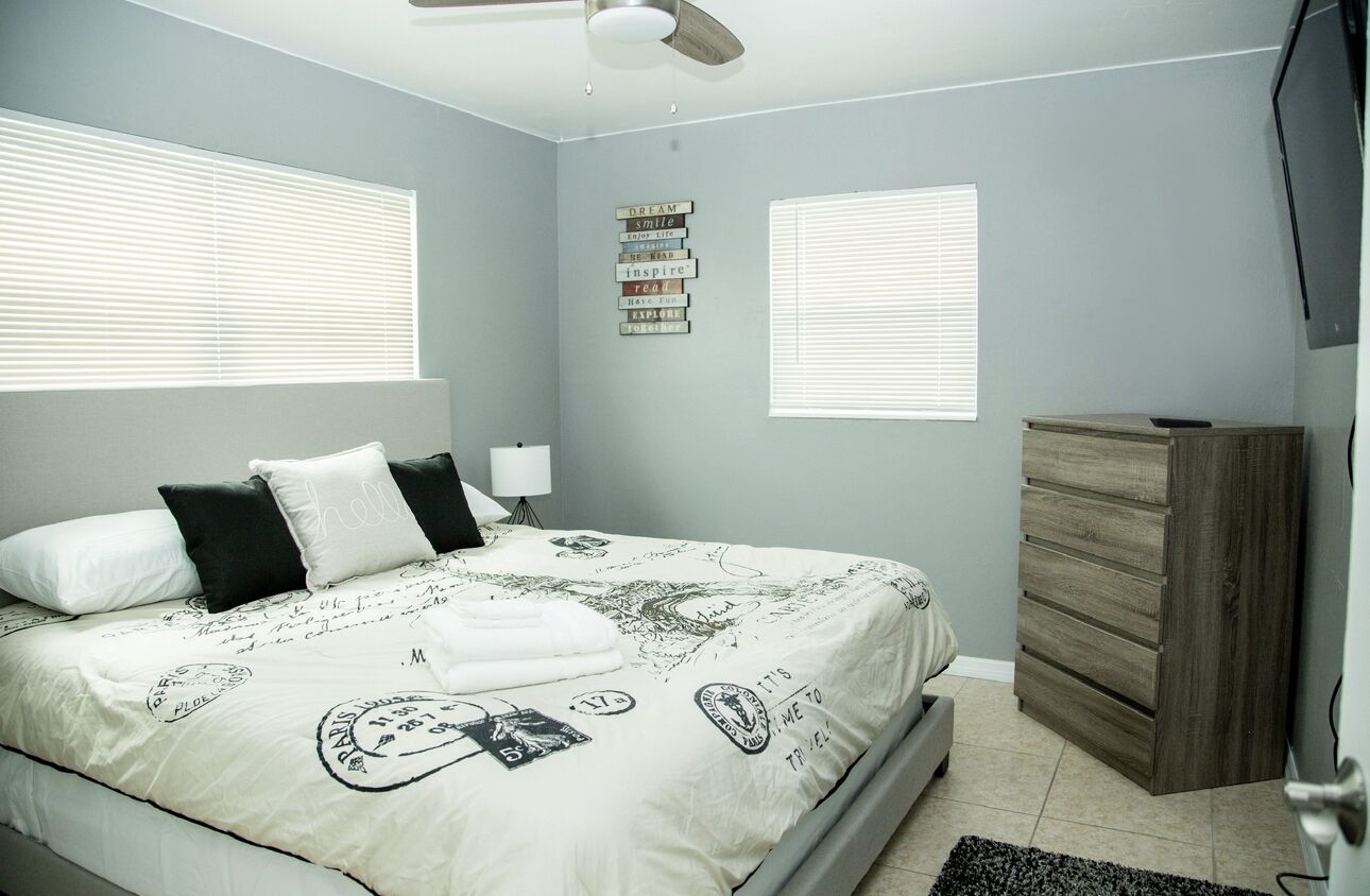 2 dormitoris, planxa i posts de planxar, wifi gratuïta i roba de llit 