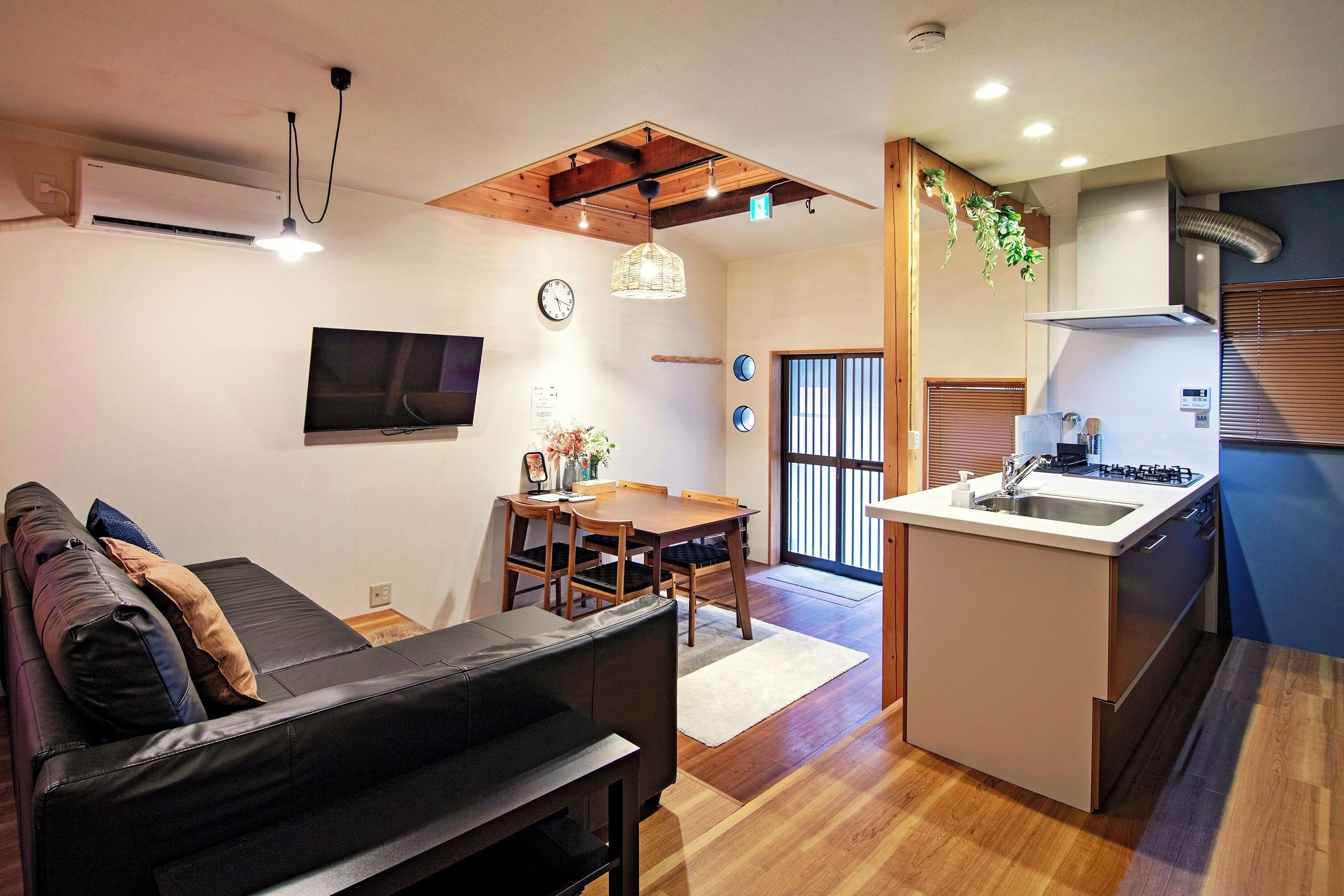 コンフォート ハウス | リビング エリア | テレビ