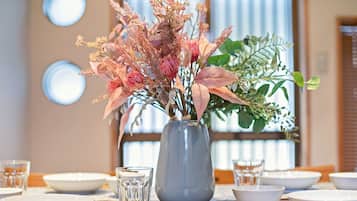 Comfort House | In-room dining