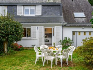 Outdoor dining - Vacation home Arvor by Interhome (Carnac)