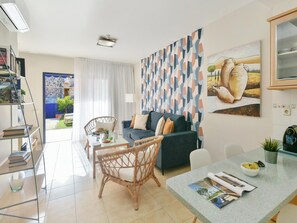 TV - Meloneras Bahía 10HH by Interhome (Maspalomas)