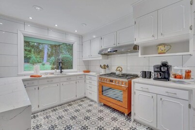 TheGrey-Spacious,Eclectic,Home in a Serene Setting