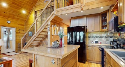 Cozy Cabin tucked away in the hills with a pond, fire pit and large yard