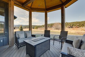 Terrace/patio - Spacious McCall Home w/ Private Lake Access! (McCall)