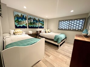 2 bedrooms, iron/ironing board, free WiFi, bed sheets