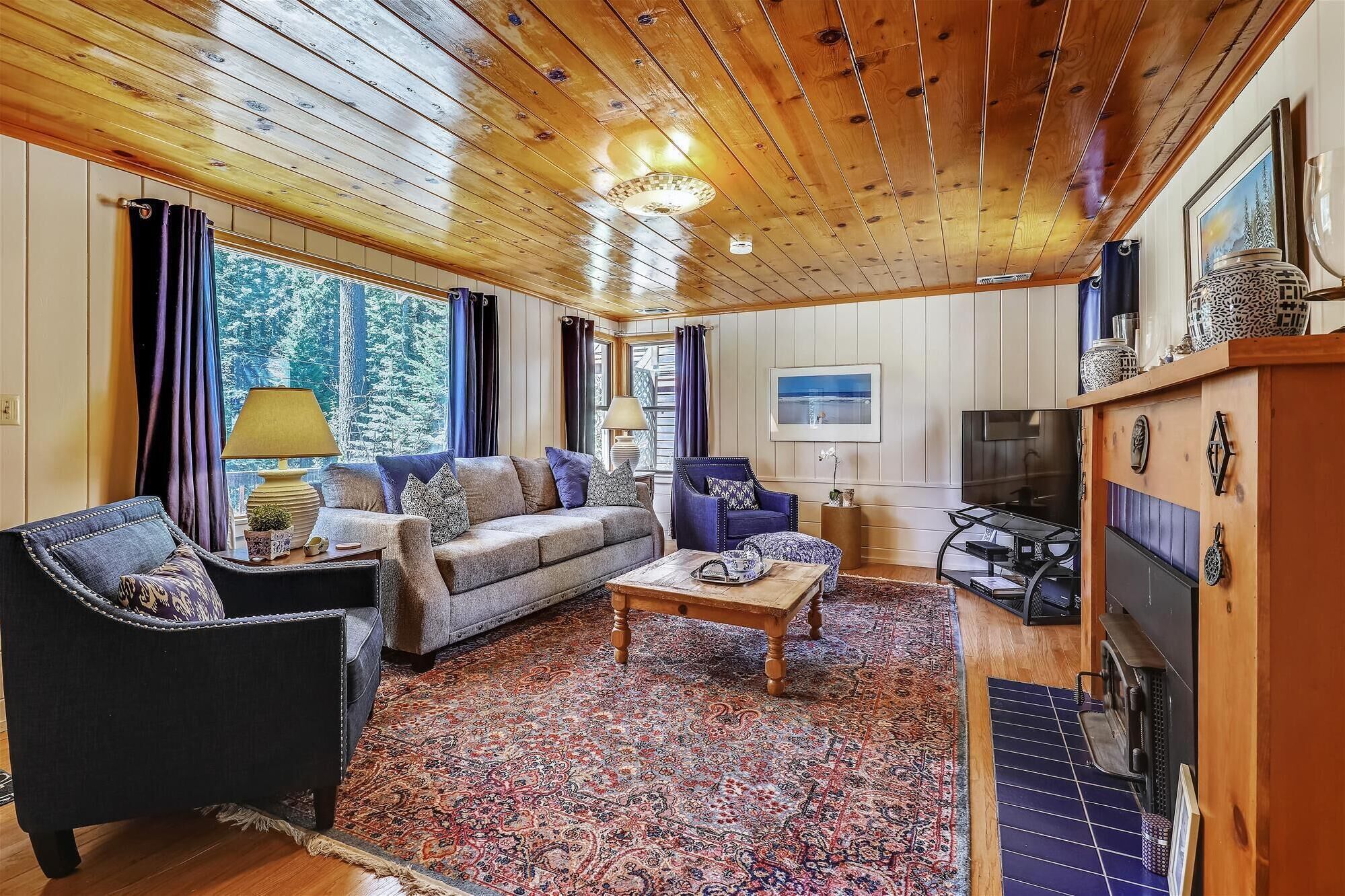 Bluebird Haven - Quiet Neighborhood, Access to HOA w/ private beach