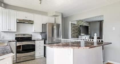 Beautiful Home with castor river view