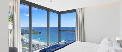 3 bedrooms, in-room safe, iron/ironing board, free WiFi