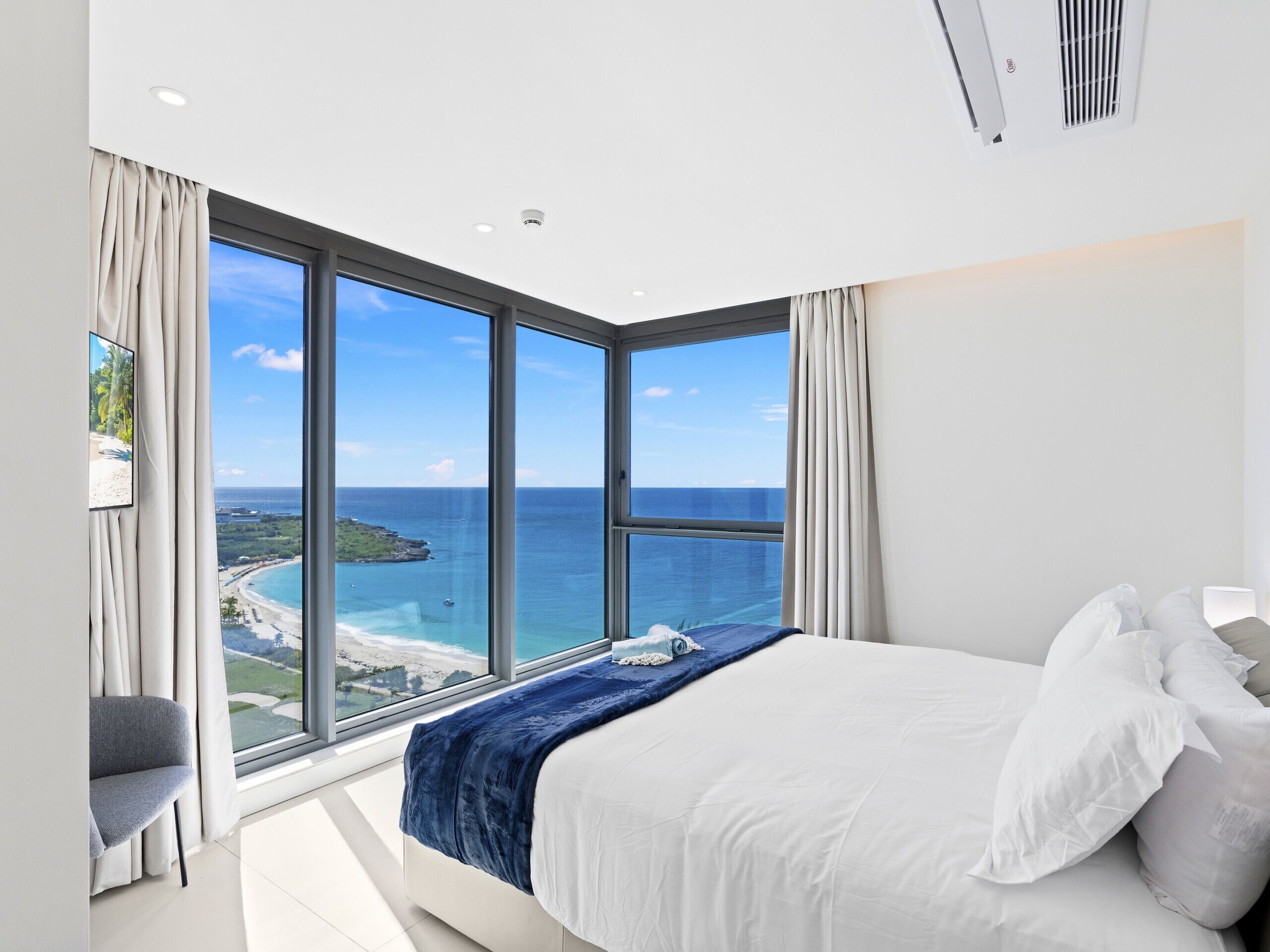 3 bedrooms, in-room safe, iron/ironing board, free WiFi