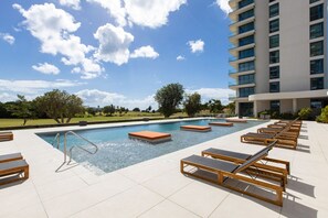 Et oppvarmet basseng