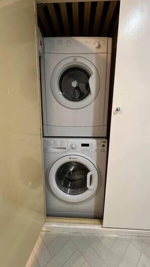 Apartamento, 2 habitaciones | Servicios del cuarto de baño