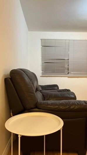 อพาร์ทเมนท์, 2 ห้องนอน | บริเวณนั่งเล่น