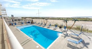 A heated pool - 427 E Miami Ave, Unit 505 (Wildwood Crest)