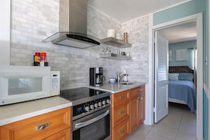 Fridge, microwave, oven, coffee/tea maker