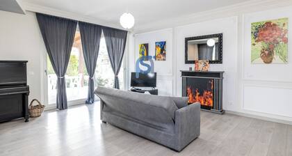 Villa azzurra with private swimming pool