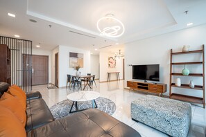 Panoramic-Apartment, 2 Schlafzimmer, Balkon, Stadtblick | Eigene Küche