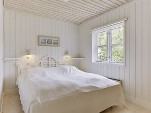 3 bedrooms, Internet
