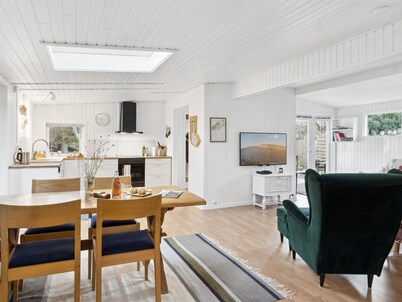 "Herminia" - 800m from the sea by Interhome