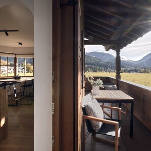 تناول الطعام بالخارج