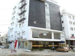 Room, Multiple Bedrooms, Garden View | Property entrance - La Riviera Suites Madhapur (Hyderabad)