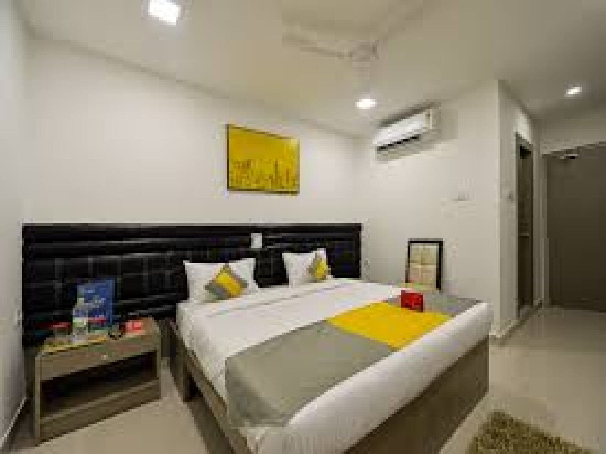 Photo - La Riviera Suites Madhapur
