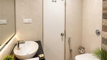 Room, Multiple Bedrooms, Garden View | Bathroom