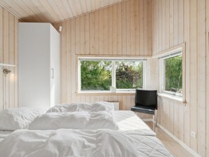 3 bedrooms, Internet