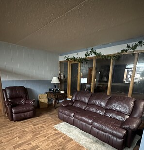 Habitación básica | Área de sala de estar