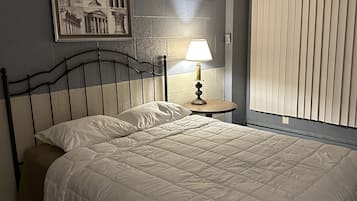 1 bedroom, bed sheets