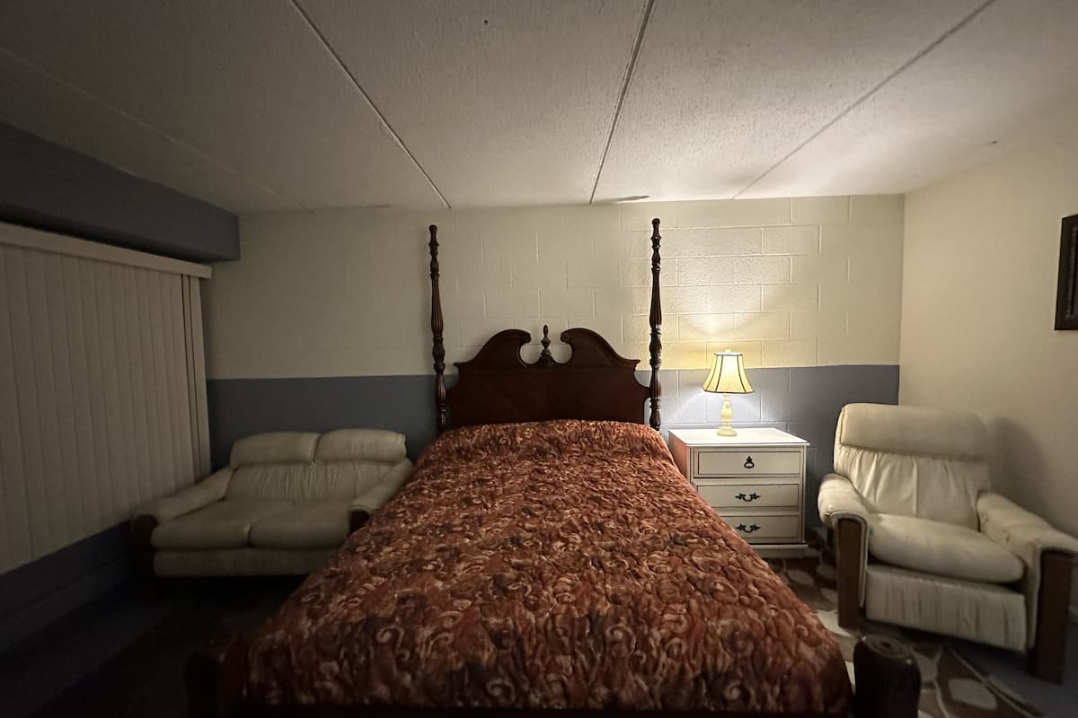 Basic Room | 1 bedroom, bed sheets