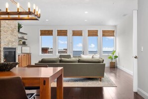 TV, fireplace, offices