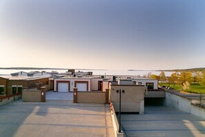 Exterior - West Bay Overlook in Downtown TC (Traverse City)