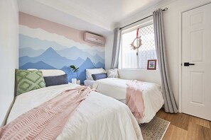 3 Schlafzimmer, Bügeleisen/Bügelbrett, Reisekinderbett, WLAN