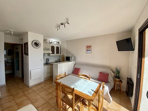 TV - Les Angles - Cozy T2 Apartment - 6 people with parking and veranda (Les Angles)