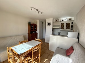 TV - Les Angles - Cozy T2 Apartment - 6 people with parking and veranda (Les Angles)