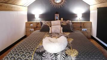 1 dormitorio, tabla de planchar con plancha, wifi y ropa de cama