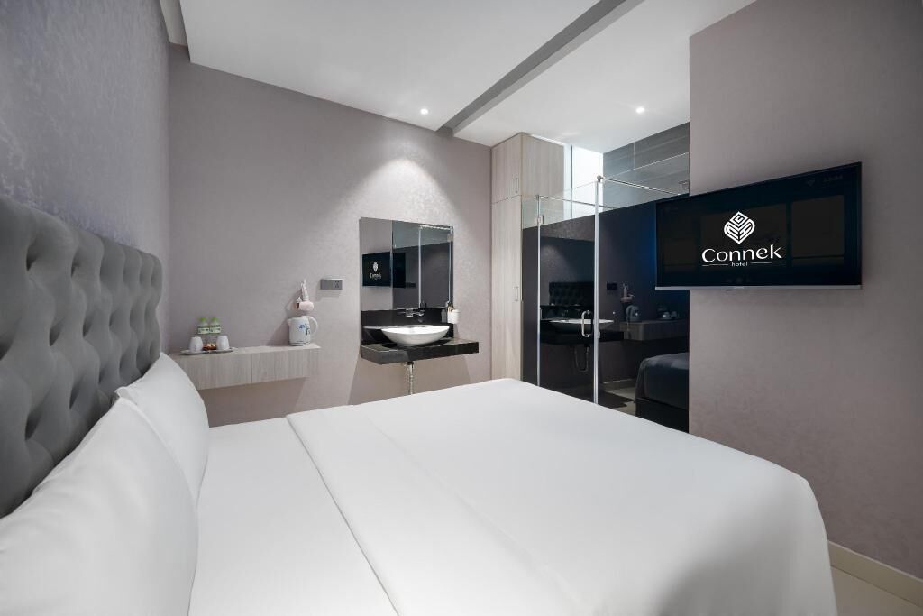 Minibar, in-room safe, blackout drapes, soundproofing