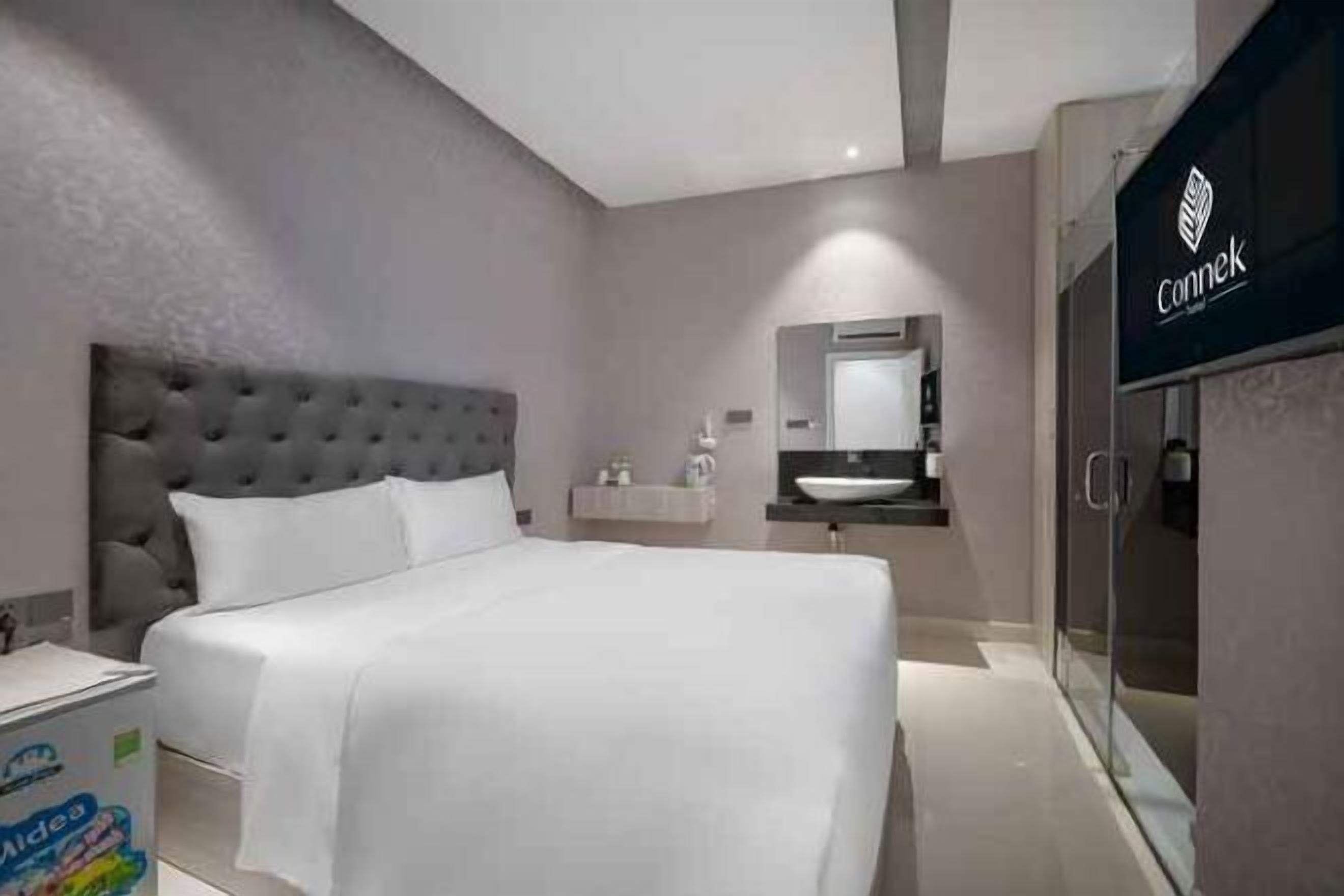 Minibar, in-room safe, blackout drapes, soundproofing