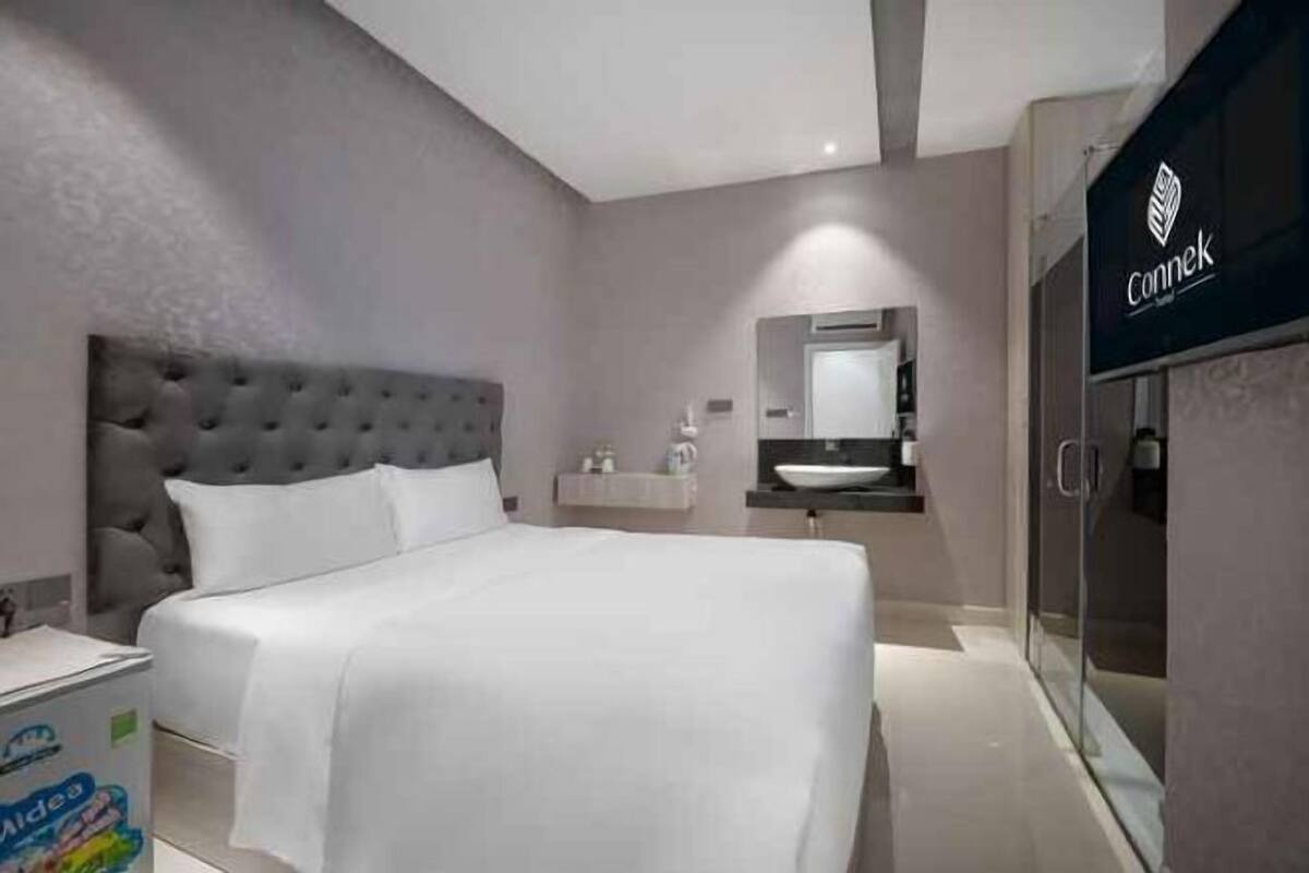 Minibar, in-room safe, blackout drapes, soundproofing