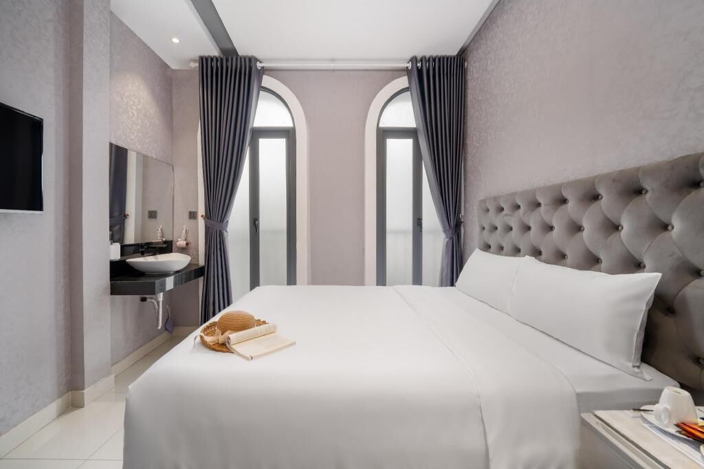 Minibar, in-room safe, blackout drapes, soundproofing