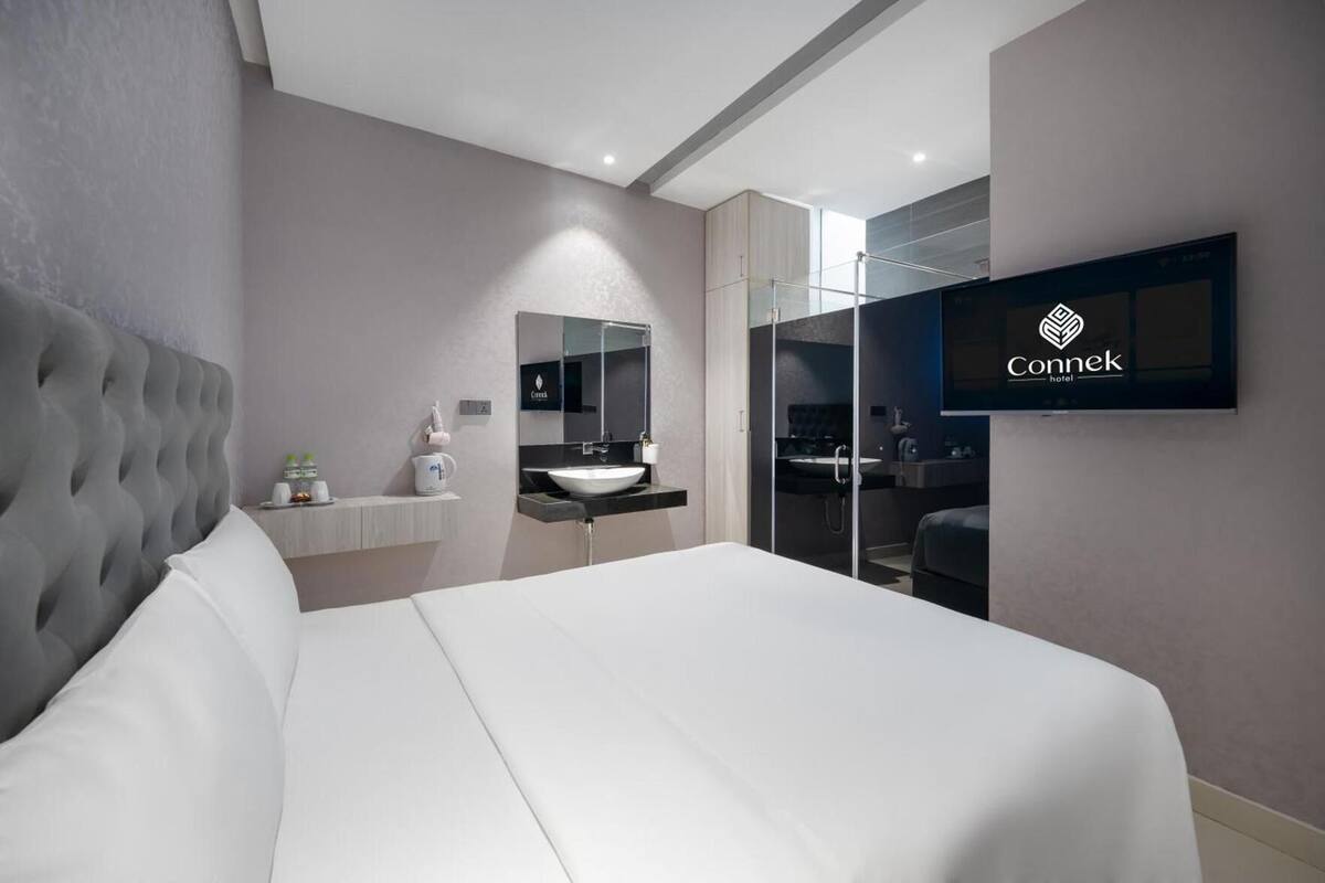 Minibar, coffres-forts dans les chambres, rideaux occultants